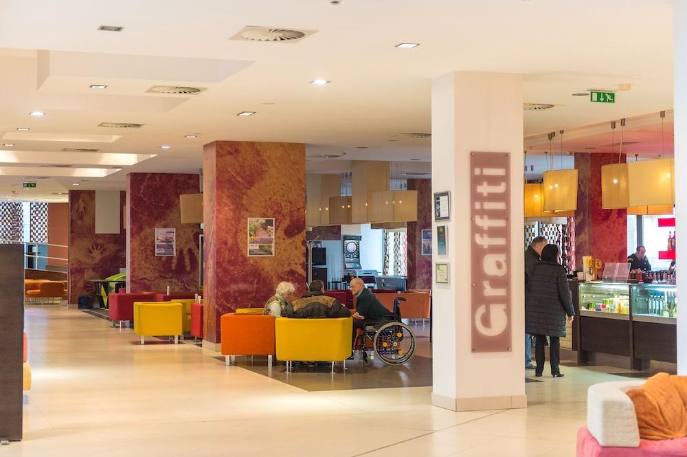 Park Inn By Radisson Sarvar Resort & Spa Екстериор снимка