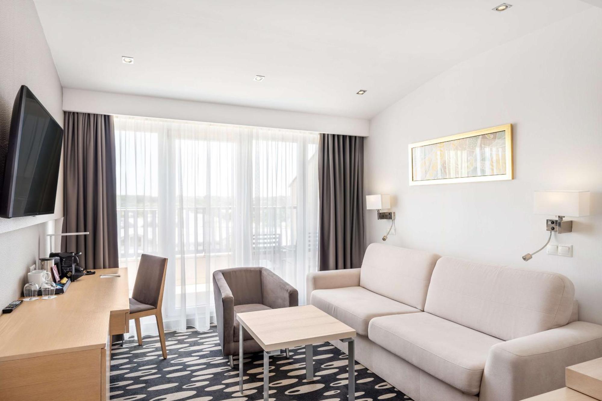 Park Inn By Radisson Sarvar Resort & Spa Екстериор снимка