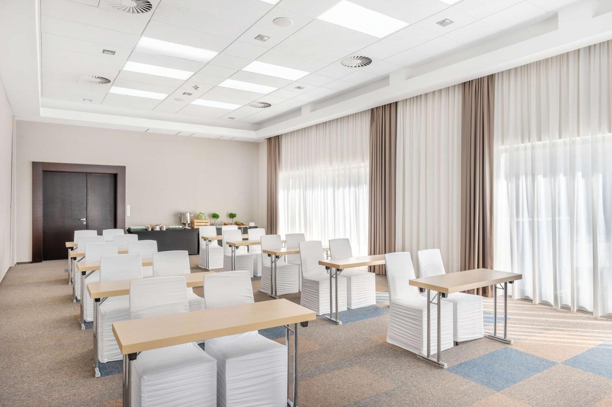 Park Inn By Radisson Sarvar Resort & Spa Екстериор снимка