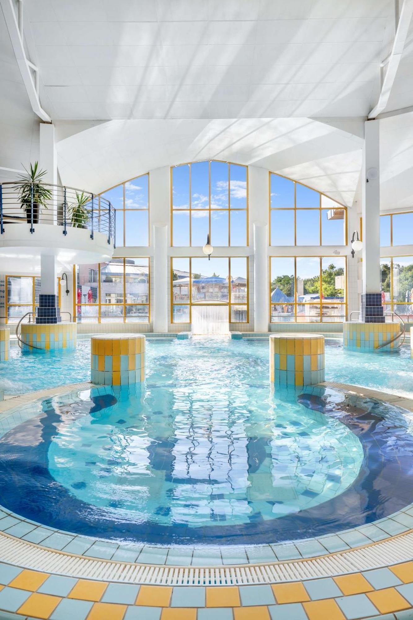 Park Inn By Radisson Sarvar Resort & Spa Екстериор снимка