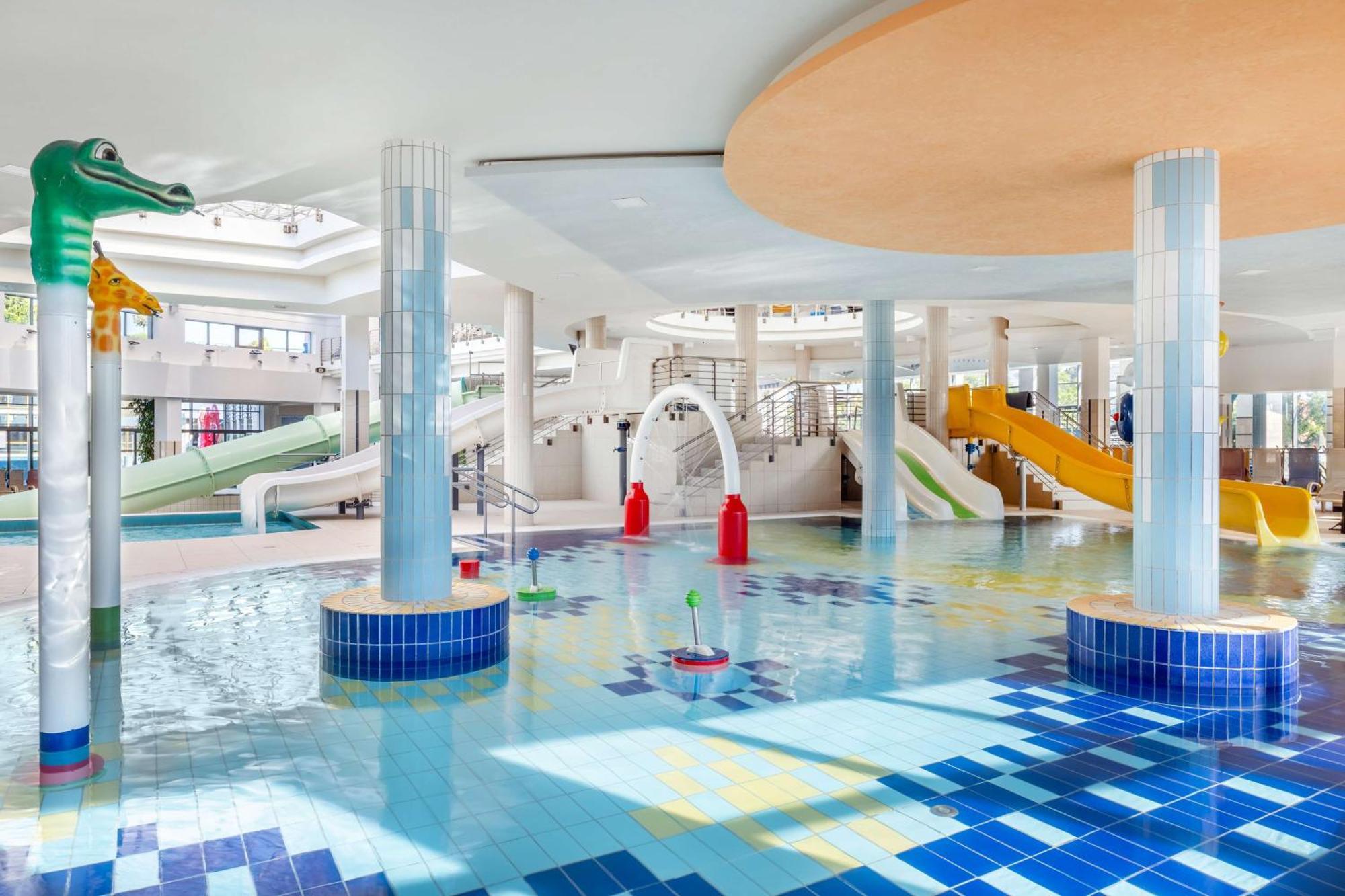 Park Inn By Radisson Sarvar Resort & Spa Екстериор снимка